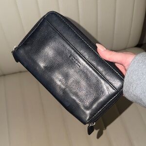 Fossil Logan Zip Around Clutch in black pebbled leather Clean Girl Y2K
